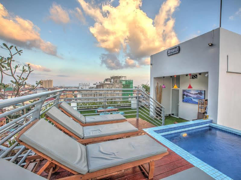 Colina Sky Hotel Phnom Penh Exterior foto
