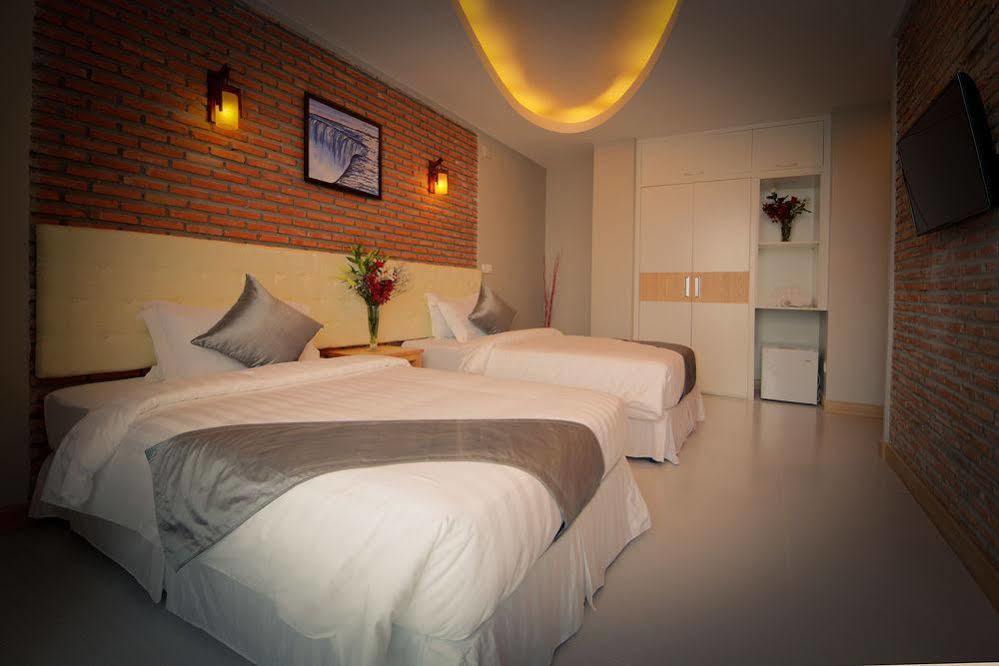 Colina Sky Hotel Phnom Penh Exterior foto