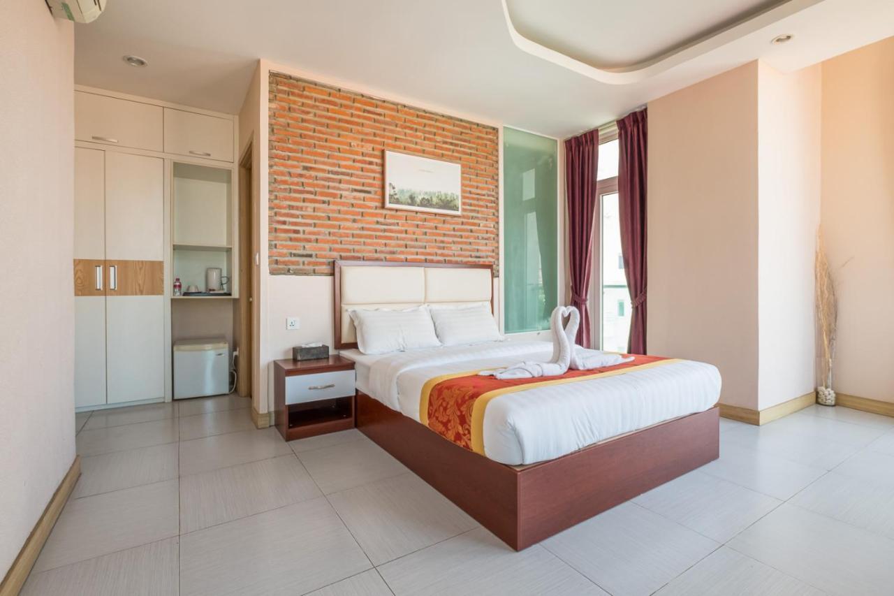 Colina Sky Hotel Phnom Penh Exterior foto