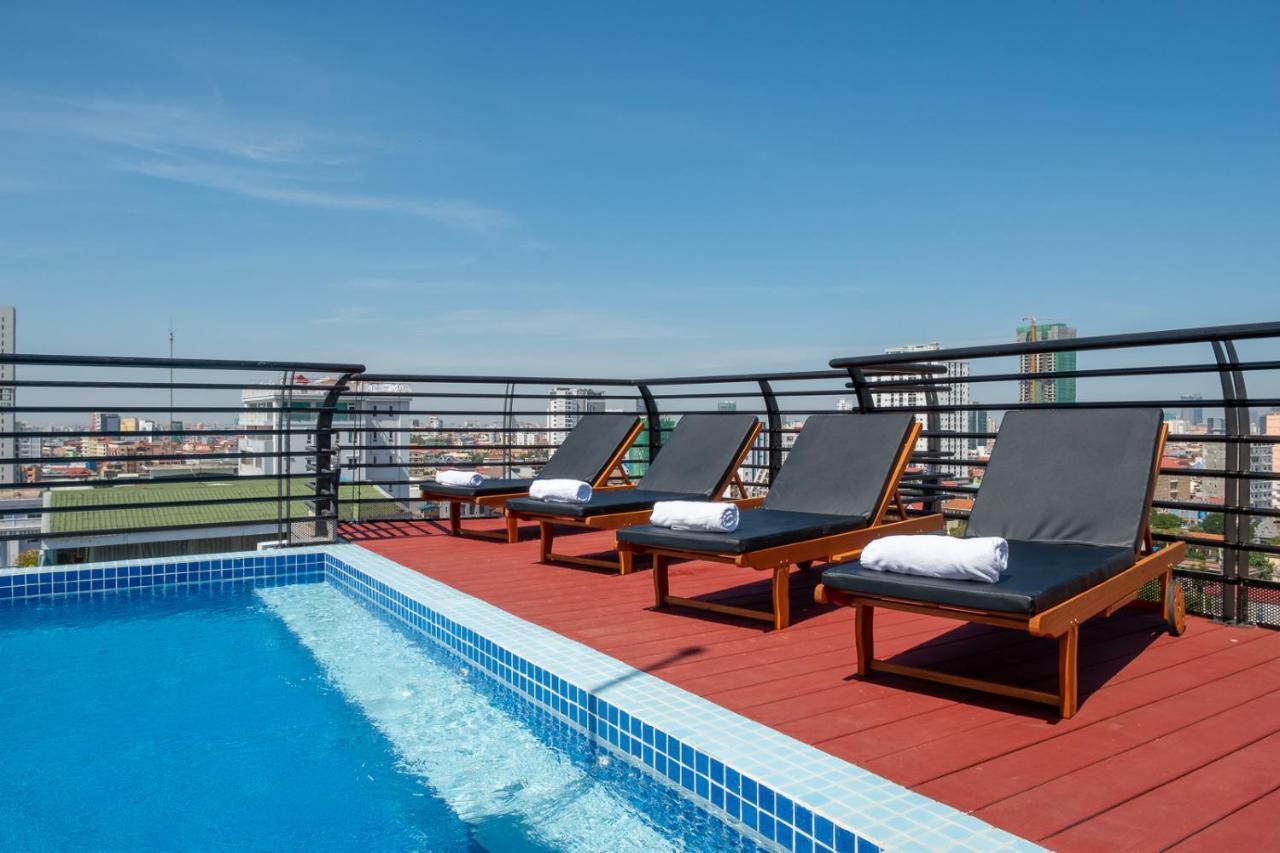 Colina Sky Hotel Phnom Penh Exterior foto